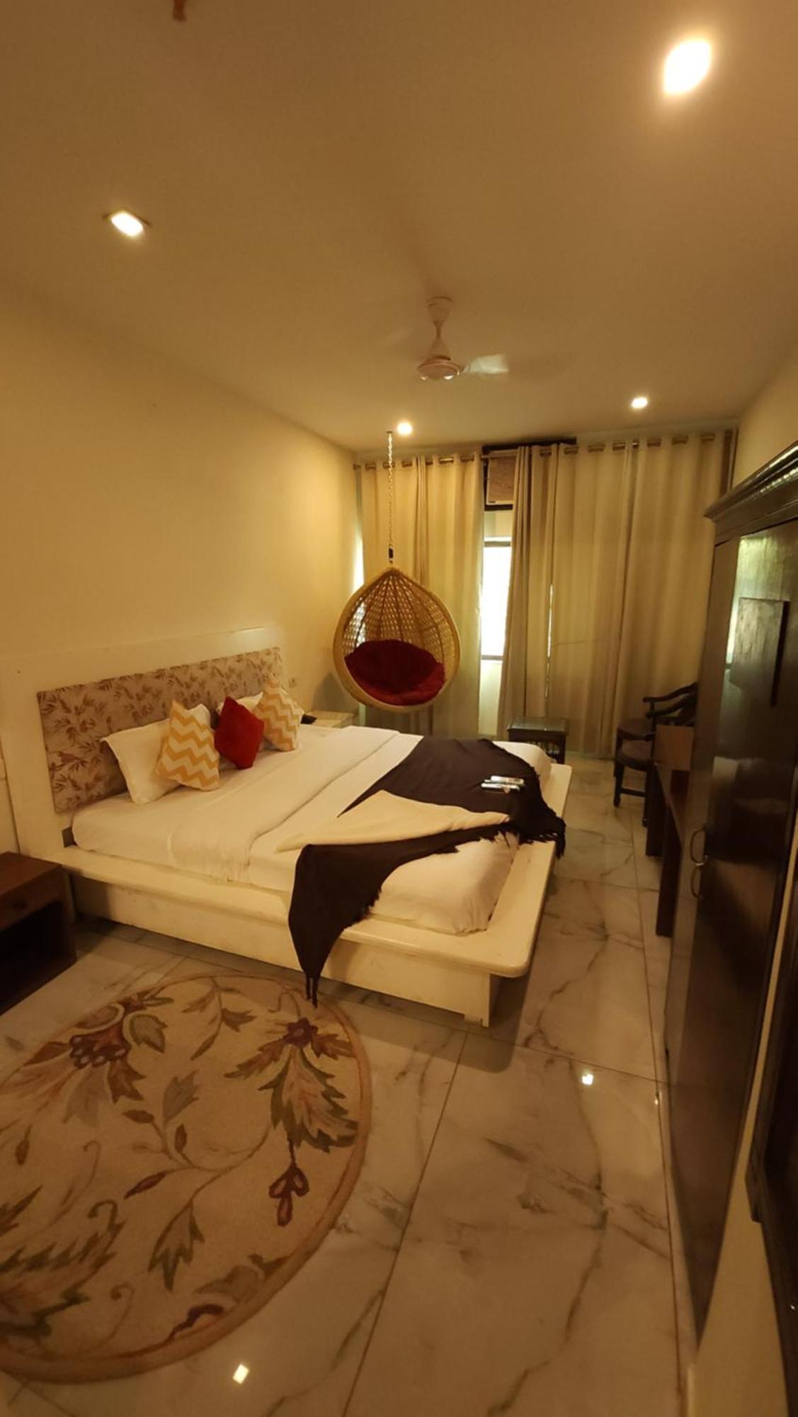 Hotel Vrs Inns จัณฑีครห์ ภายนอก รูปภาพ